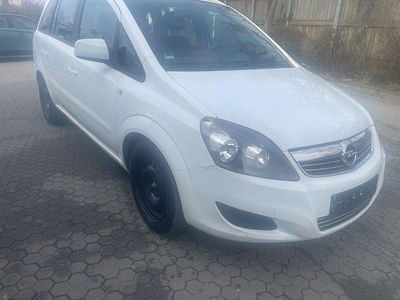 Gebraucht Opel Zafira Family 120 PS (88 kW) 2014 Weiß Van / Kleinbus