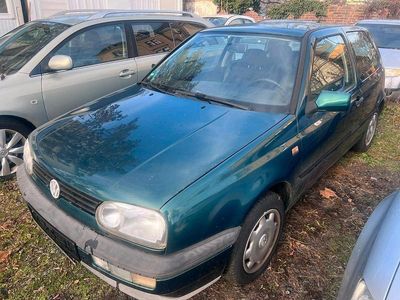 Usata VW Golf III 75 CV (55 kW) 1996 Verde Berlina