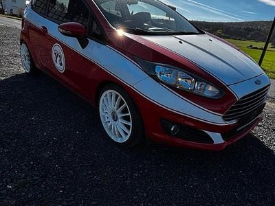 Second-hand Ford Fiesta Titanium 82 CP (60 kW) 2013 Roșu Hatchback