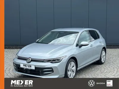 Neu VW Golf VIII Life 116 PS (85 kW) 2026 Oyster silver metallic Limousine