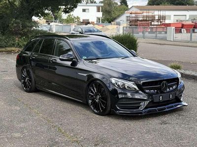 Schwarz Gebraucht 2016 Mercedes C400 AMG line Kombi | 30.500 €