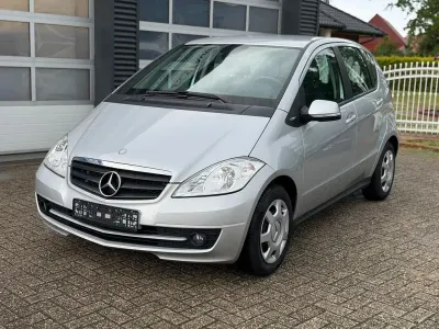 Gebraucht Mercedes A160 95 PS (69 kW) 2011 Silber Limousine