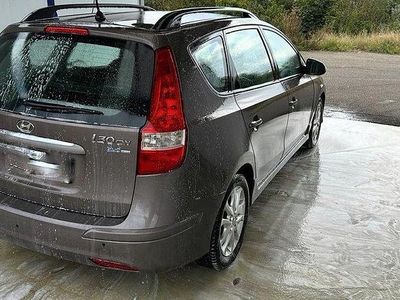 Gebraucht Hyundai i30 Classic 90 PS (66 kW) 2012 Braun Kombi
