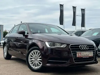 Gebraucht Audi A3 Ambiente 140 PS (102 kW) 2014 Violet Limousine