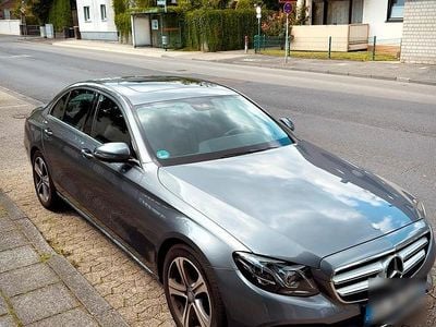 Grau Gebraucht 2016 Mercedes E220 Avantgarde Limousine | 27.500 € (Teuer)