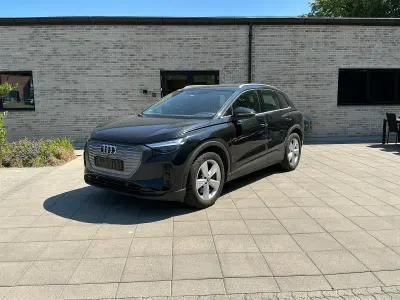 Gebraucht Audi Q4 e-tron 152 kW (207 PS) 2022 Mythos black metallic SUV