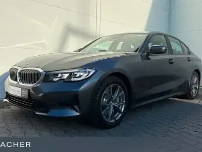 Gebraucht BMW 330 Advantage 258 PS (189 kW) 2019 Mineralgrau metallic Limousine