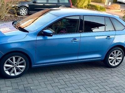 Gebraucht Skoda Rapid Joy 90 PS (66 kW) 2016 Blau Limousine