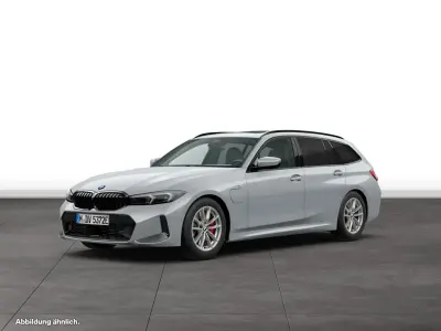Używany BMW 330e M Sport 292 KM (214 kW) 2025 Szary Kombi