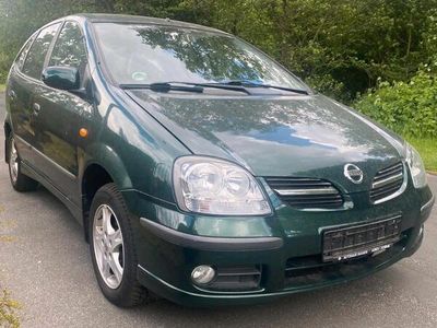Nissan Almera Tino