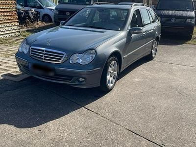 Gebraucht Mercedes C220 150 PS (110 kW) 2006 Grau Kombi