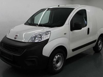 Gebraucht Fiat Fiorino 80 PS (58 kW) 2021 Weiß Van / Kleinbus