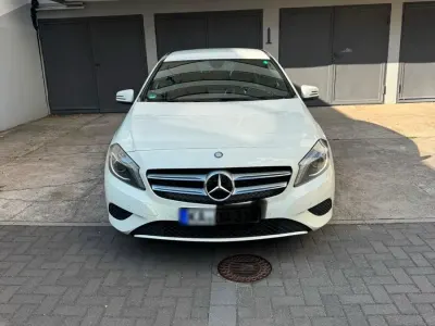 Gebraucht Mercedes A200 136 PS (100 kW) 2015 Weiß Kleinwagen