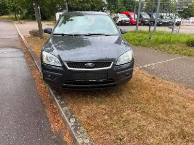 Gebraucht Ford Focus Ghia 145 PS (106 kW) 2006 Grau Limousine