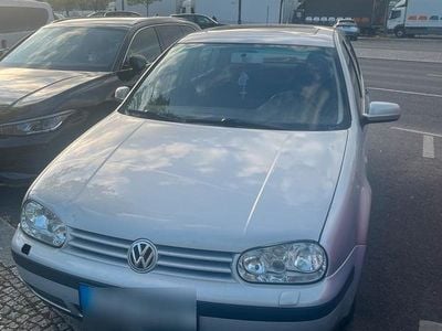 Usata VW Golf IV 105 CV (77 kW) 2000 Argento Berlina