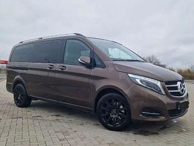Mercedes V220