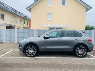 Grau Gebraucht 2013 Porsche Cayenne SUV | 26.000 € (Fairer Preis)