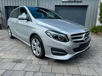 Gebraucht Mercedes B180 122 PS (89 kW) 2015 Silber Van / Kleinbus