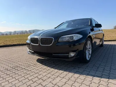Gebraucht BMW 525 Sport Line 218 PS (160 kW) 2012 Schwarz Kombi