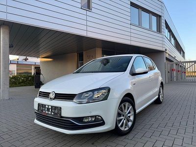 Gebraucht VW Polo LOUNGE 105 PS (77 kW) 2015 Weiß Limousine