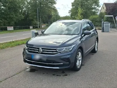Gebraucht VW Tiguan Elegance 150 PS (110 kW) 2021 Grau SUV
