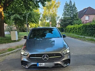 Gebraucht Mercedes B200 AMG line 163 PS (119 kW) 2019 Grau Van / Kleinbus