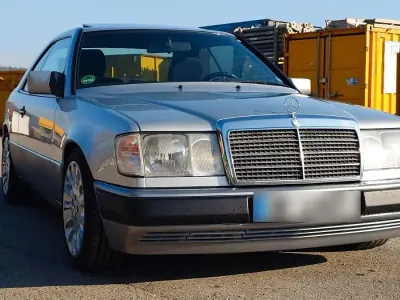 Gebraucht Mercedes 300 220 PS (161 kW) 1992 Silber Coupé