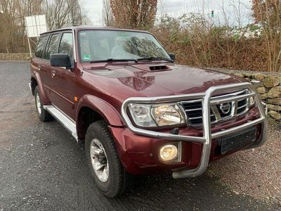Rot Gebraucht 2004 Nissan Patrol SUV | 11.450 €