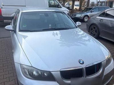 Gebraucht BMW 318 2006 Grau Limousine