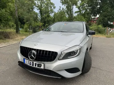 Gebraucht Mercedes A200 Urban 156 PS (114 kW) 2012 Silber Kleinwagen