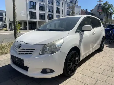 Gebraucht Toyota Verso Life 177 PS (130 kW) 2010 Weiss Van / Kleinbus