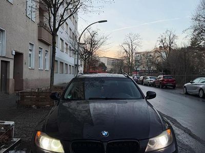Schwarz Gebraucht 2009 BMW 320 Kombi | 3.500 € (Guter Preis)