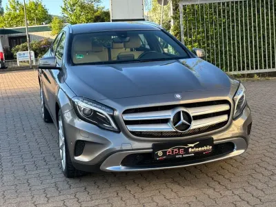 Gebraucht Mercedes GLA180 122 PS (89 kW) 2016 Grau SUV