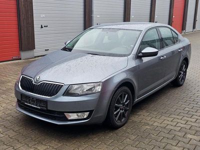 Usata Skoda Octavia Active 140 CV (102 kW) 2014 Grigio Utilitaria