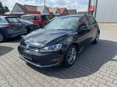Używany VW Golf VII Highline 150 KM (110 kW) 2016 Czarny Sedan/Limuzyna