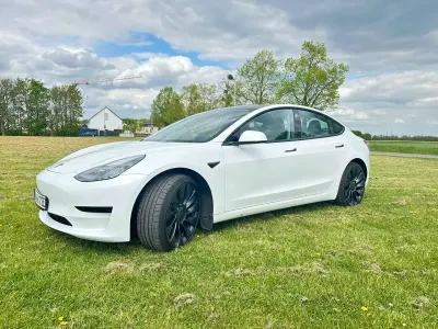 Brugt Tesla Model 3 Standard Range Plus 208 kW (283 HK) 2022 Sedan