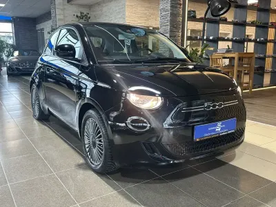 Gebraucht Fiat 500e Icon 86 kW (118 PS) 2022 Schwarz Kleinwagen