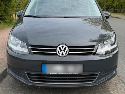 Second-hand VW Sharan 170 CP (125 kW) 2011 Gri Monovolum