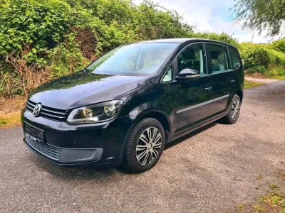 Gebraucht VW Touran 105 PS (77 kW) 2011 Schwarz Van / Kleinbus