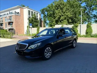 Usado Mercedes E200 Sport 136 CV (100 kW) 2014 Negro Familiar