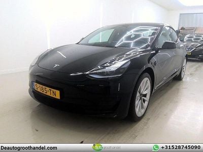 Begagnad Tesla Model 3 Standard Range 175 kW (238 HK) 2023 Svart Sedan
