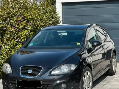 Usata Seat Leon 105 CV (77 kW) 2010 Nero Utilitaria