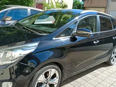 Gebraucht Kia Carens 166 PS (122 kW) 2013 Schwarz Van / Kleinbus