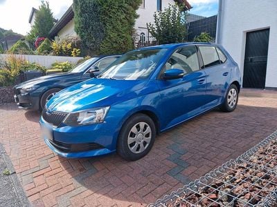 Gebraucht Skoda Fabia 60 PS (44 kW) 2015 Blau Kleinwagen