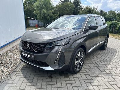 Grau Gebraucht 2021 Peugeot 5008 Allure Van / Kleinbus | 24.890 € (Fairer Preis)