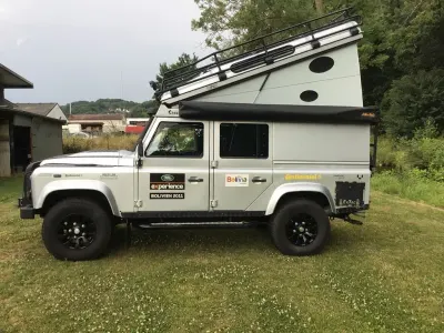 Gebraucht Land Rover Defender SE 122 PS (89 kW) 2012 Silber Kombi