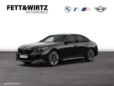 Gebraucht BMW 530e M Sport 299 PS (219 kW) 2024 Black sapphire metallic metallic Limousine