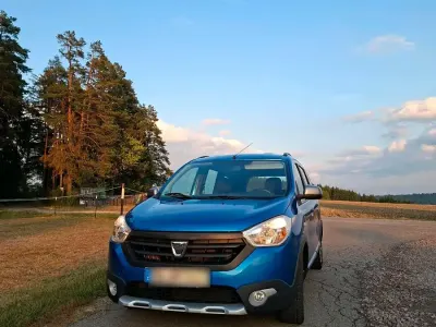 Gebraucht Dacia Lodgy Stepway 103 PS (75 kW) 2015 Blau Van / Kleinbus