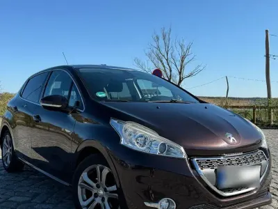 Gebraucht Peugeot 208 Allure 120 PS (88 kW) 2013 Braun Kleinwagen
