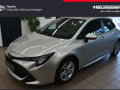 Gebraucht Toyota Corolla Comfort 116 PS (85 kW) 2019 Cosmicsilber metallic Limousine